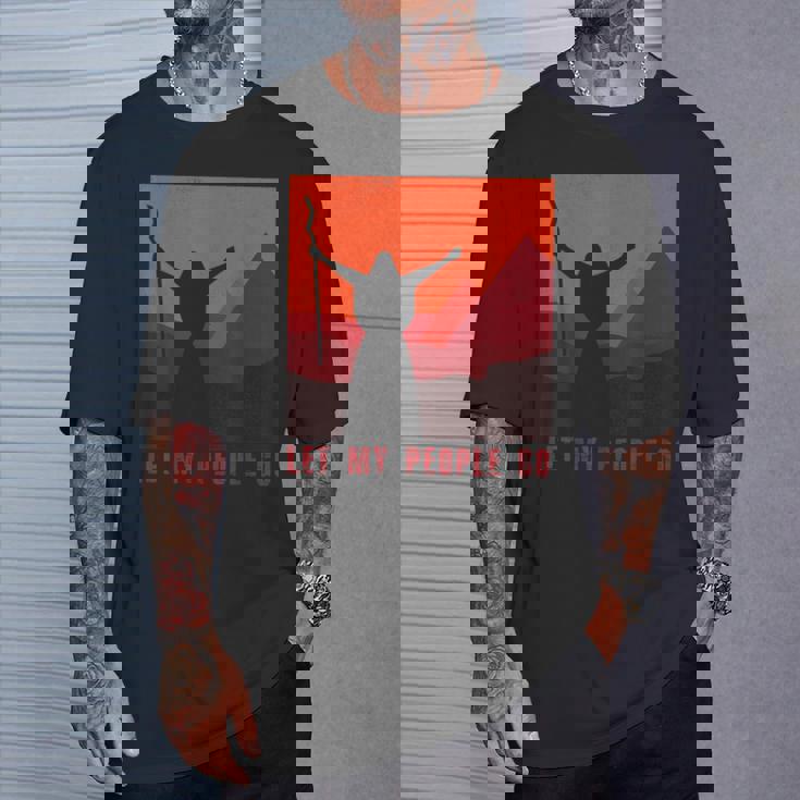 Moses Parts The Redea ユダヤ人 過越祭 ホリデー Tシャツ 彼への贈り物