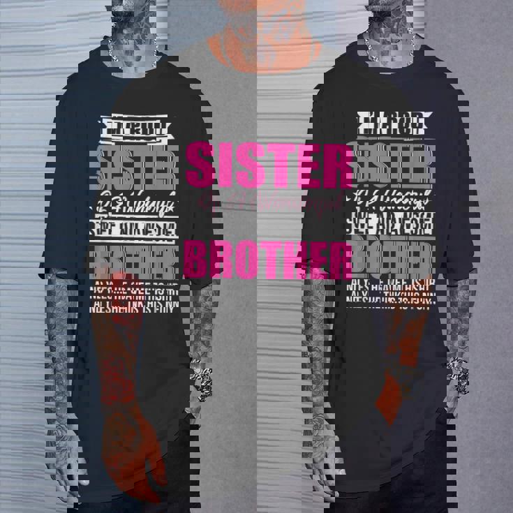 Soy Una Hermana Orgullosa De Un Hermano Maravilloso Dulce E Impresionante Camiseta unisex Regalos para él