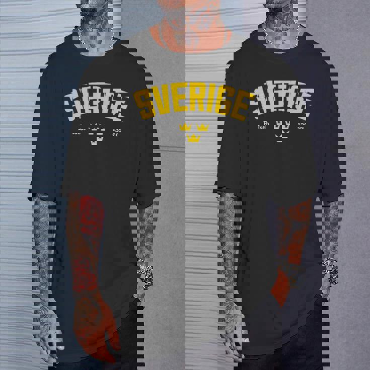 Sverige スウェーデン トレ クロナー スウェーデン ホリデー Tシャツ 彼への贈り物