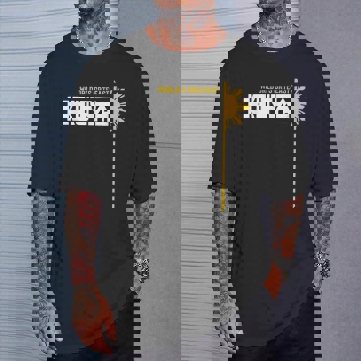 World's Greatest Kuya フィリピンtシャツ Tシャツ 彼への贈り物