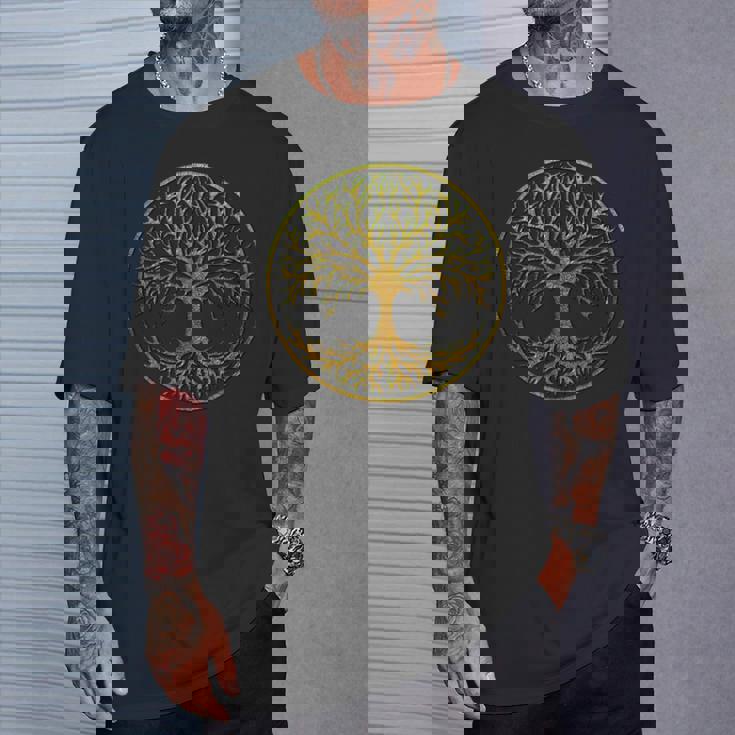 Yggdrasil、ケルトの生命の木、北欧神話tシャツ Tシャツ 彼への贈り物