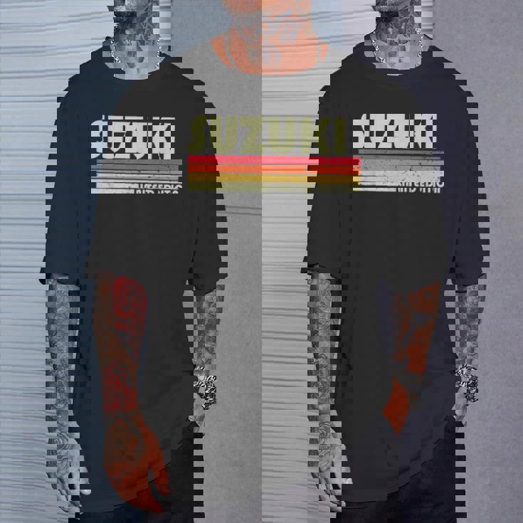 【 鈴木 すずき スズキ 】名字 家族お揃い ギャグ ネタ ウケ狙い 贈り物 ギフト 面白い おもしろ Tシャツ 彼への贈り物