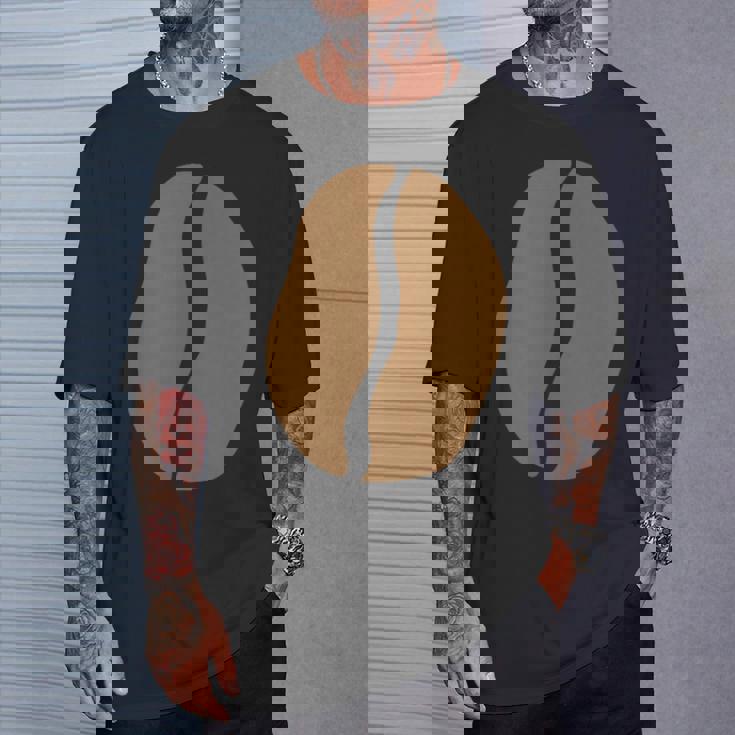 【コーヒー豆】珈琲 デザイン コーヒー柄 おもしろ 面白い 可愛い ネタ ウケ狙い シンプル 喫茶店 コーヒー好き 変な Tシャツ 彼への贈り物