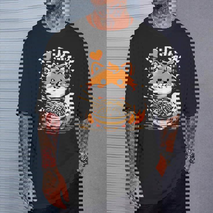 うどんが大好き カワイイきつねとうどん麺 Tシャツ 彼への贈り物