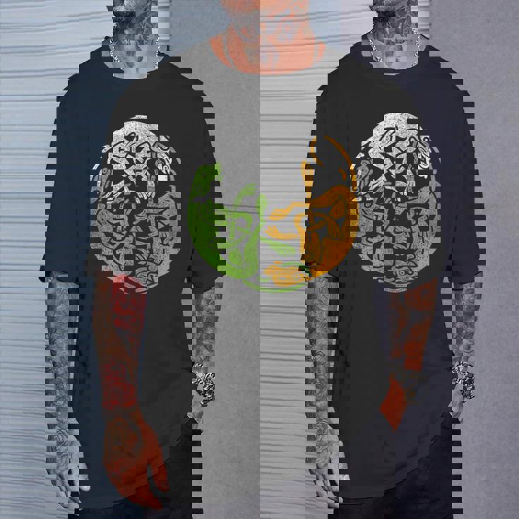 アイルランドデザイン ケルト犬＆旗トリコロールアイルランド Tシャツ 彼への贈り物