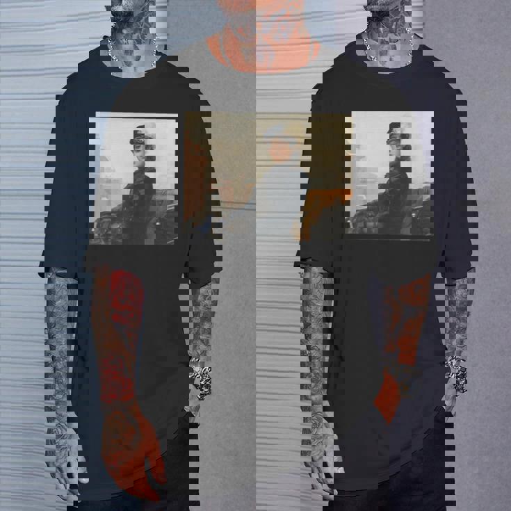 イヴァン・クラムスコイ作「見知らぬ女の肖像」 Tシャツ 彼への贈り物