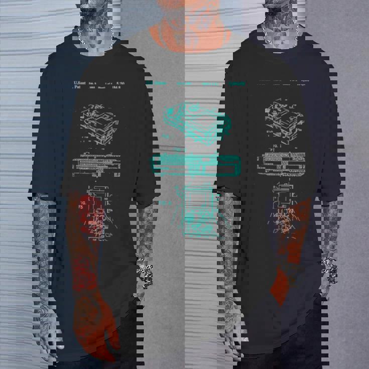 オタクレトロハンドヘルドビデオゲーム特許90年代ゲーマーオタク Tシャツ 彼への贈り物