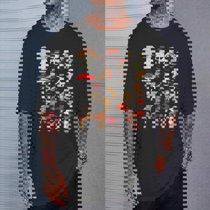 キッズ キノコ コラージュ 菌類 Tシャツ 彼への贈り物