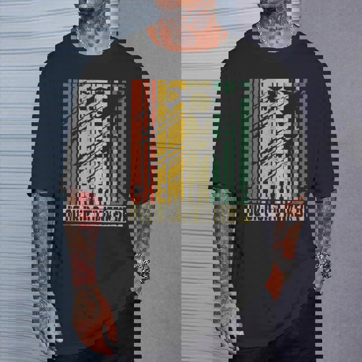 ケムトレイルは目を覚ますために見上げる Tシャツ 彼への贈り物