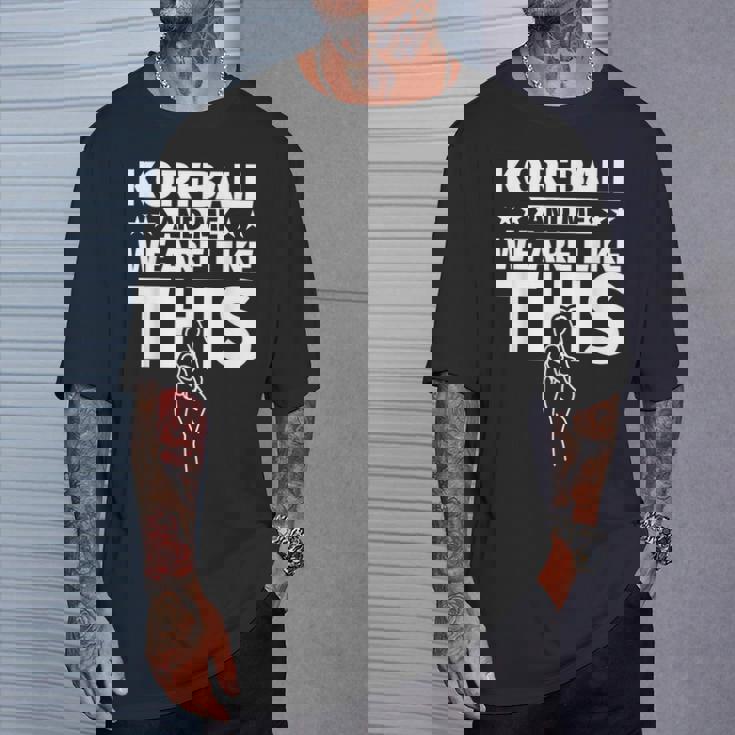 コーフボールと私、こんな感じです Tシャツ 彼への贈り物