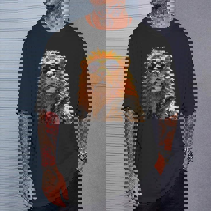 サングラスをかけたライオン 動物大好きライオン かわいいライオン Tシャツ 彼への贈り物