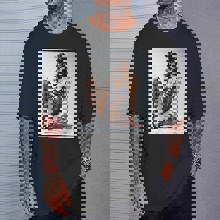 セクシーガールグラフィックtシャツ-猫マスクv2のセクシーなピンナップガール Tシャツ 彼への贈り物