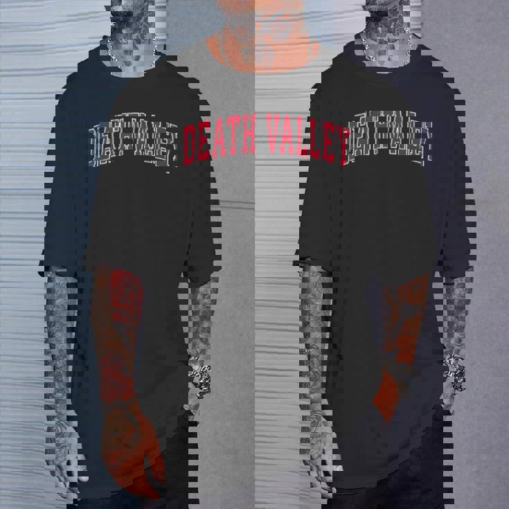 デスバレー国立公園 ビンテージスポーツデザイン レッドデザイン Tシャツ 彼への贈り物