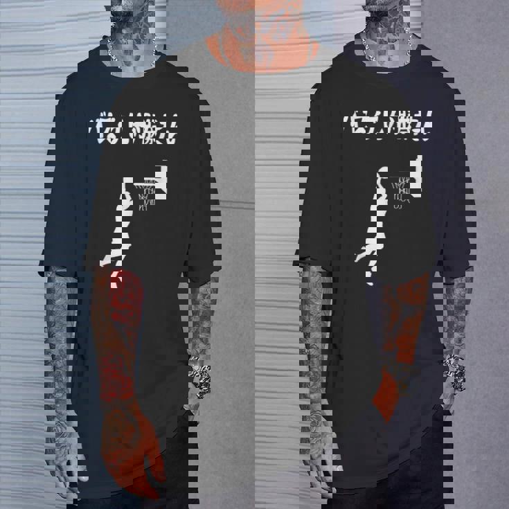 バスケしか勝たん バスケ 高校バスケ バスケ部 バスケットボール部 バスケ好き かっこいい バスケットマン Tシャツ 彼への贈り物