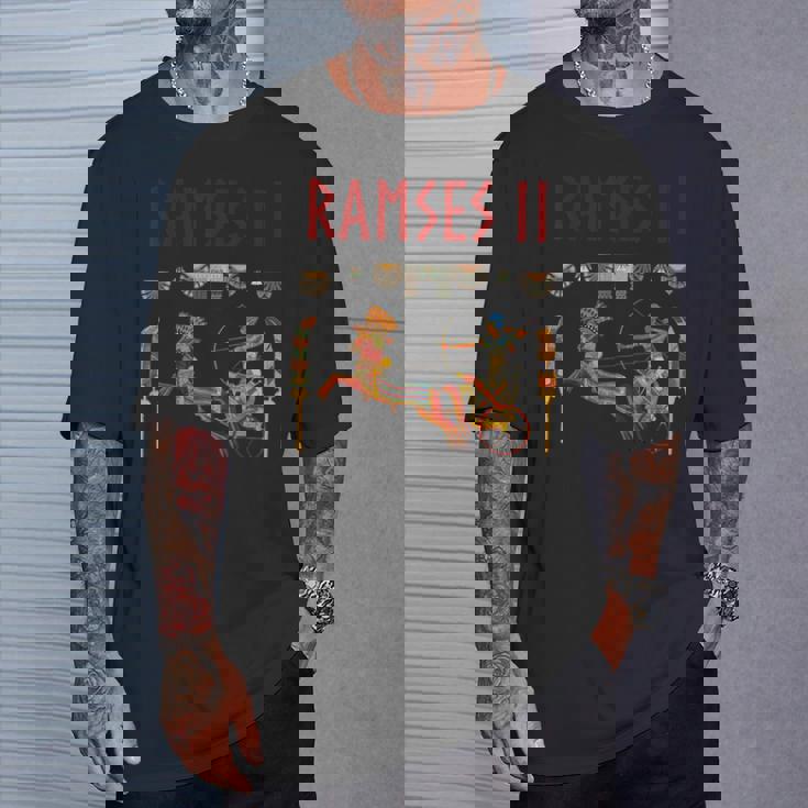 ファラオ・ラムセス2世 戦車 古代エジプト Tシャツ 彼への贈り物