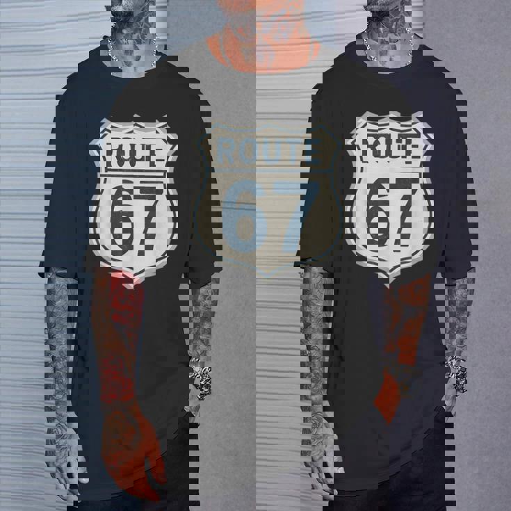 レトロ ルート 67 ハイウェイ サイン ヴィンテージ ロード ノスタルジア Tシャツ 彼への贈り物