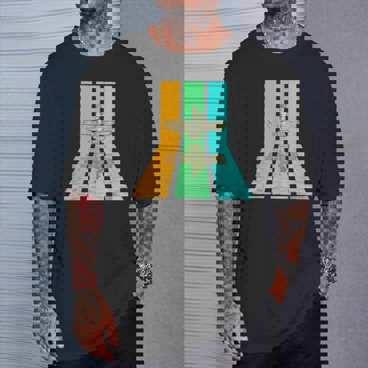 レトロ80年代ヴィンテージ風アヌンナキ Tシャツ 彼への贈り物