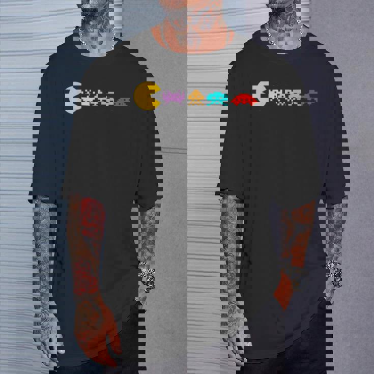 レトロヴィンテージ80年代アーケードゲームインベーダーマッシュアップ Tシャツ 彼への贈り物