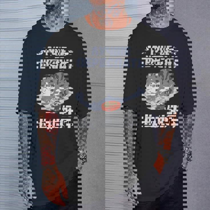 ロシア語の面白い猫のメッセージ「食べ足りないより寝過ぎの方がいい」 Tシャツ 彼への贈り物