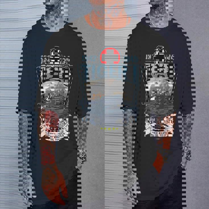 ヴィンテージ第二次世界大戦ドイツ戦車ティーガーi（1） Tシャツ 彼への贈り物