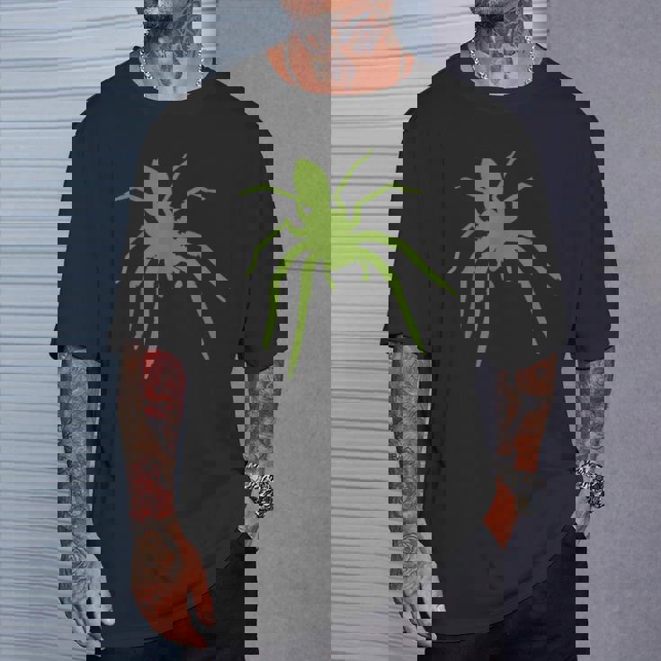 大きな蜘蛛とタランチュラと蜘蛛の巣 蜘蛛が好きです。 Tシャツ 彼への贈り物