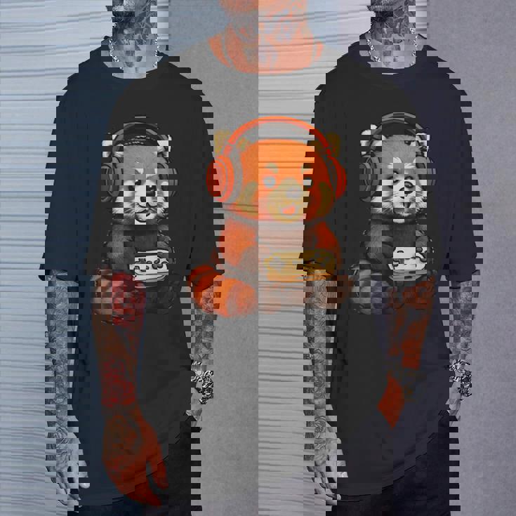 日本のレッサーパンダ ゲーマー アニメ レトロ ビデオゲーム ヴィンテージ Tシャツ 彼への贈り物