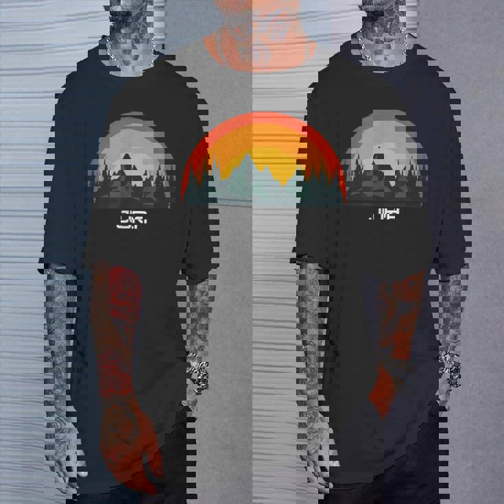 日没のジュラ山脈とハイマートカントン Tシャツ 彼への贈り物