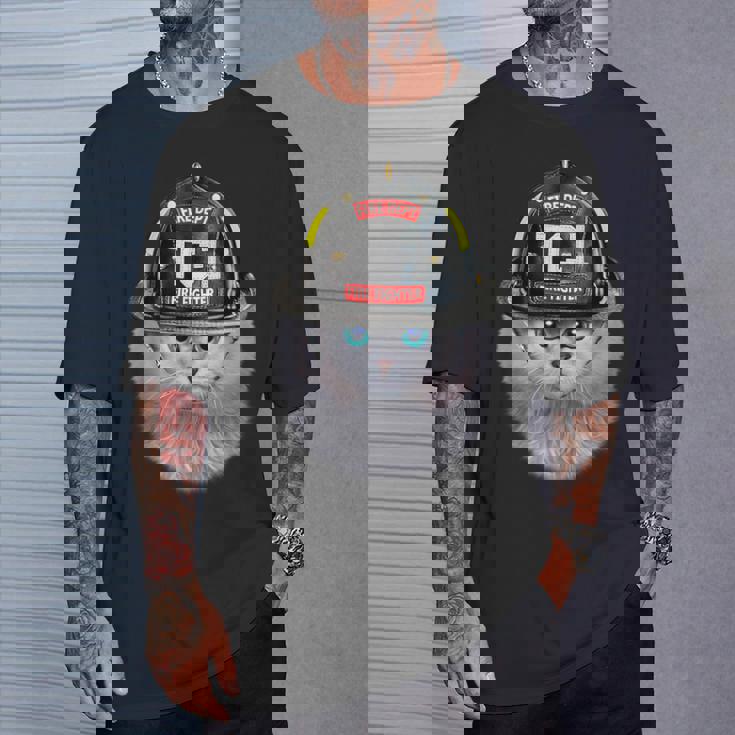 白いペルシャ猫 ねこ 消防士 Tシャツ 彼への贈り物