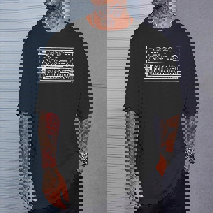 面白いシンセローランドベースラインシンセウェーブ Tシャツ 彼への贈り物