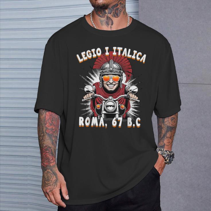 面白いローマのセンチュリオン モーターサイクリスト Legio 1 Italica Tシャツ 彼への贈り物