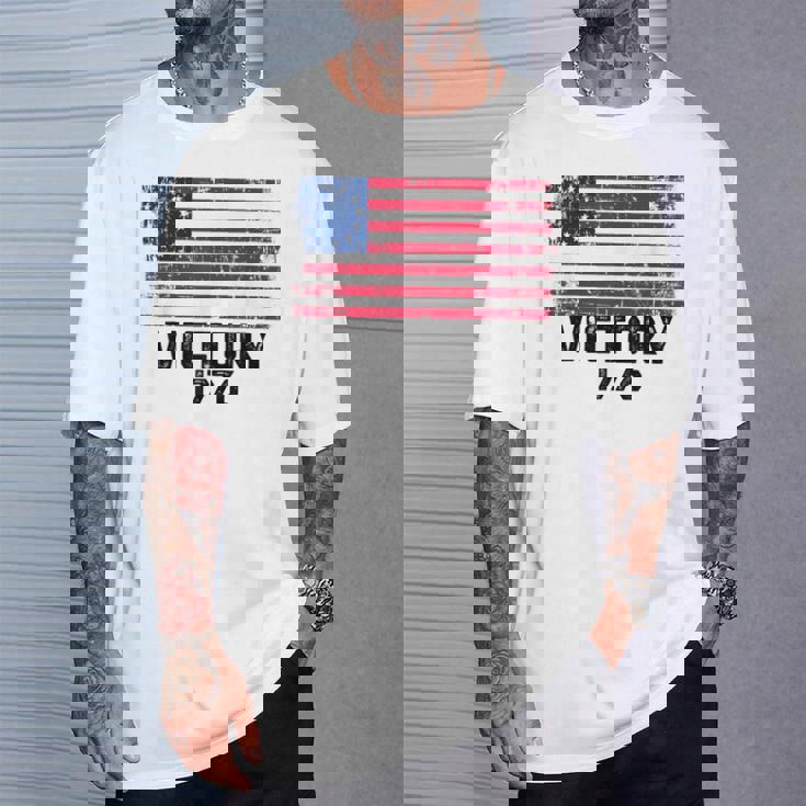 Victory 1776 愛国的 ベッツィー・ロス アメリカ国旗 星13個 Tシャツ 彼への贈り物