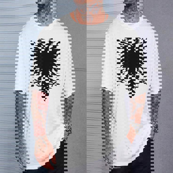 アルバニア国旗 アルバニア バルカン アルバニア国旗 アルバニア国旗 アルバニア国旗 Tシャツ 彼への贈り物