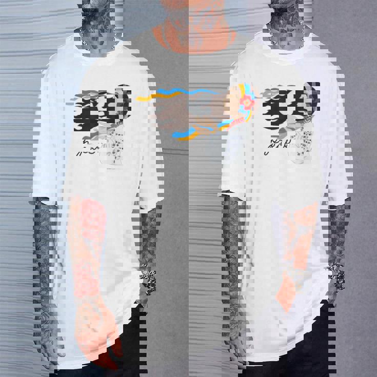 ウクライナの少女がウクライナの平和を支援 Tシャツ 彼への贈り物