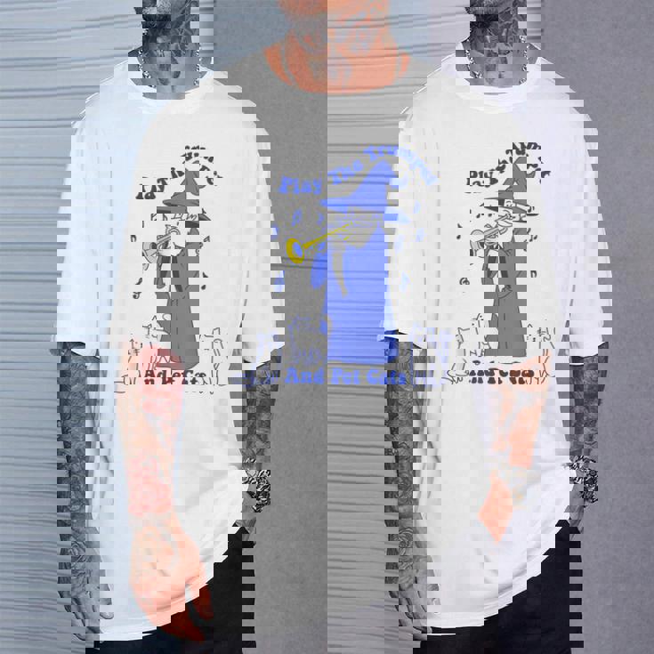 トランペットとペットの猫を弾く Tシャツ 彼への贈り物