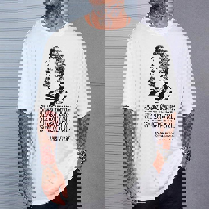 フリードリヒ・ニーチェ哲学 ドイツ哲学 Tシャツ 彼への贈り物