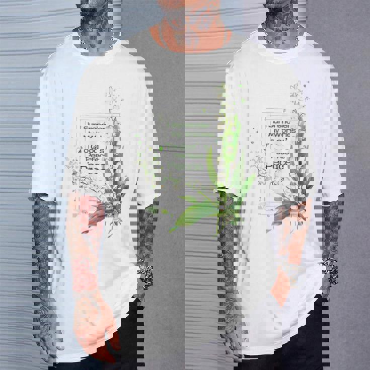 水彩 スズラン キリスト教の祈り Tシャツ 彼への贈り物