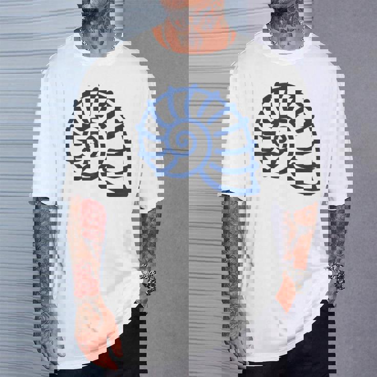 海のユーモア シンプルでミニマルな貝殻 貝殻 Tシャツ 彼への贈り物