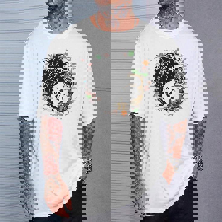 狸と狐 太極図 たぬき きつね Tシャツ 彼への贈り物