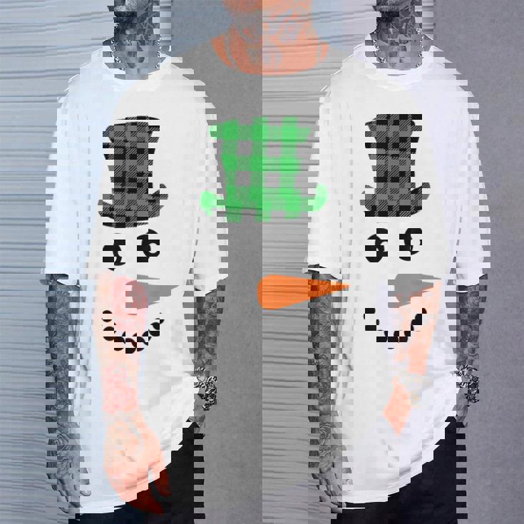 雪だるま 顔 にんじん鼻 クリスマス 冬 格子柄 サンタハット Tシャツ 彼への贈り物