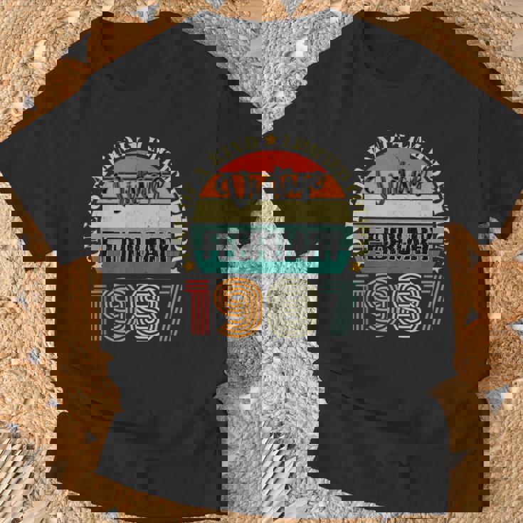 37歳 ヴィンテージ 1987年2月 37歳の誕生日 レトロ Tシャツ 高齢者への贈り物
