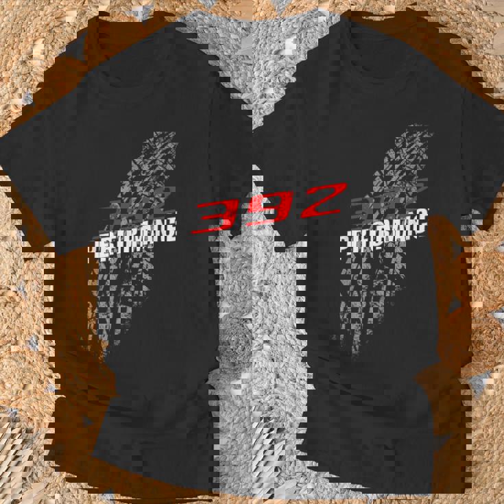 392 パフォーマンス 64 タイヤマーク レースカー Tシャツ 高齢者への贈り物