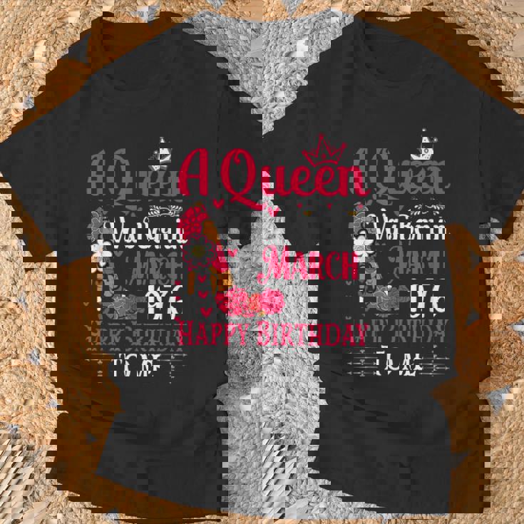 49歳の誕生日 ハイヒール A Queen Was Born In 3月 1976 Tシャツ 高齢者への贈り物
