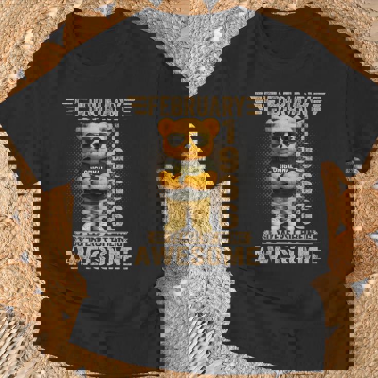 60歳 1966年2月 テディベア 60歳 誕生日 男性 女性 Tシャツ 高齢者への贈り物