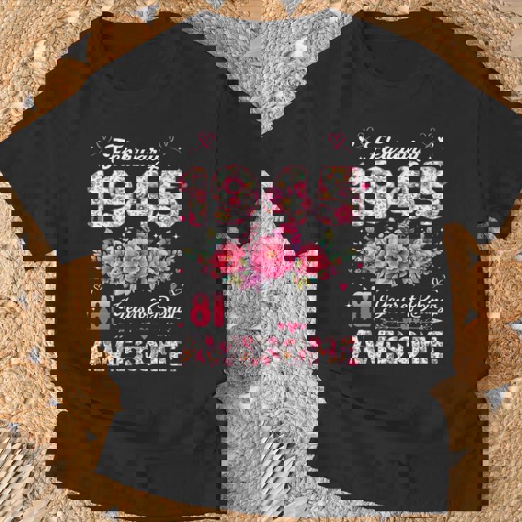 81歳 1945年2月 花柄 81歳 誕生日 男性 女性 長袖tシャツ Tシャツ 高齢者への贈り物