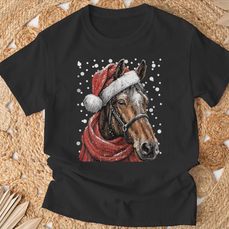 Cheval Enneigé Avec Bonnet De Père Noël D'hiver T-Shirt Cadeaux pour les vieillards