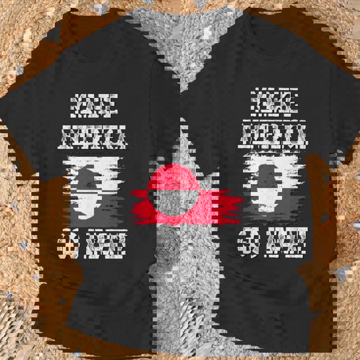 Make America Go Away グリーンランド国旗 アンティーク調 Tシャツ 高齢者への贈り物