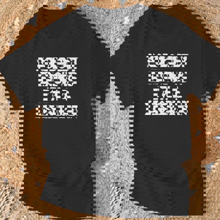 Nobody Knows I'm A Lesbian Gay Lgbtq ユーモア プライド 月 長袖tシャツ Tシャツ 高齢者への贈り物