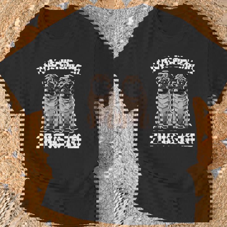 I Was Normal 2 Pugs Ago 面白い犬のパグオーナーパグ愛好家パグ Tシャツ 高齢者への贈り物