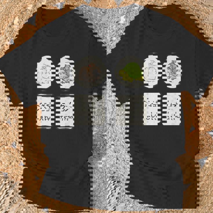 うさぎと亀の日本語かなと英単語かわいい Tシャツ 高齢者への贈り物