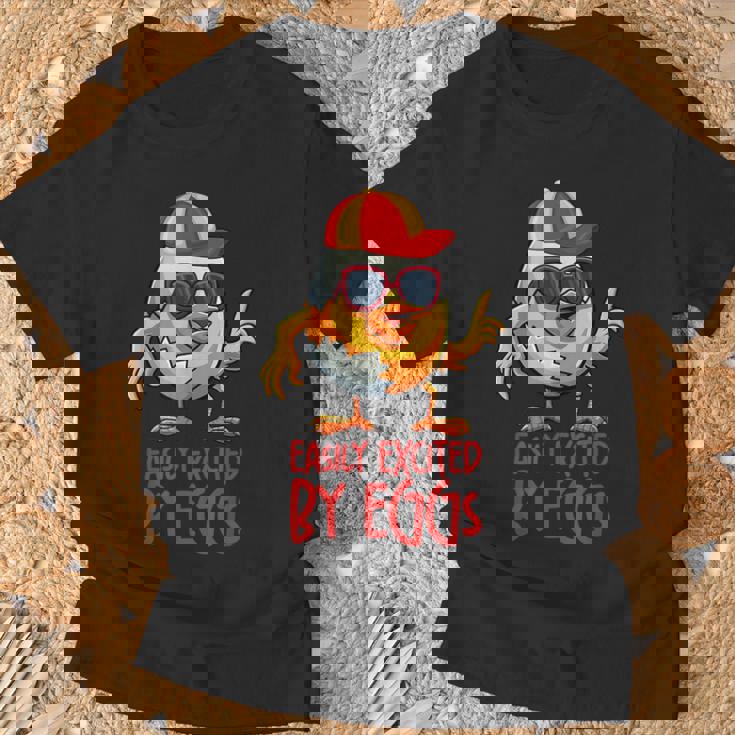 おもしろエッグが簡単に興奮するエッグ。 Tシャツ 高齢者への贈り物